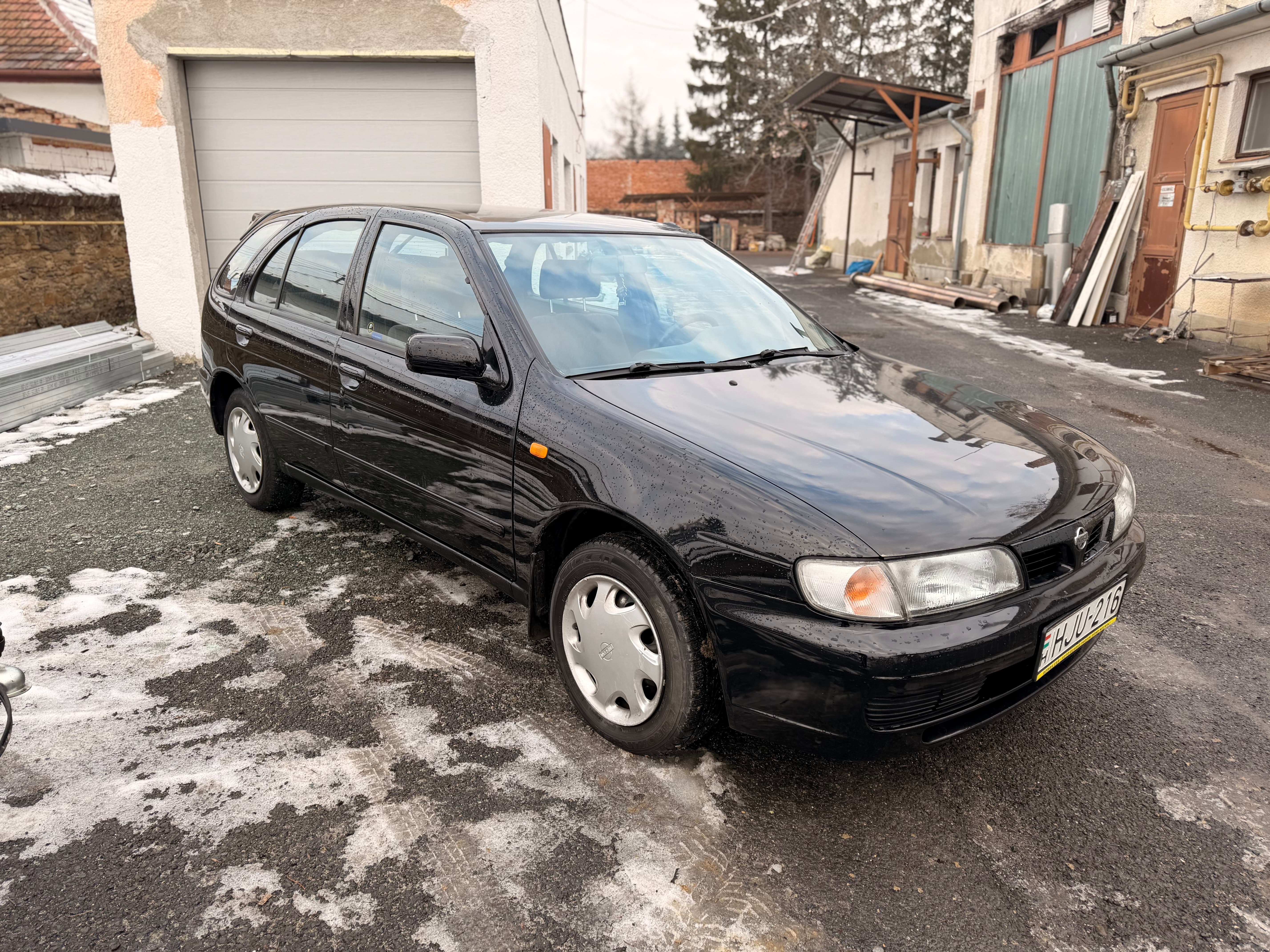 Nissan Almera Hatchback